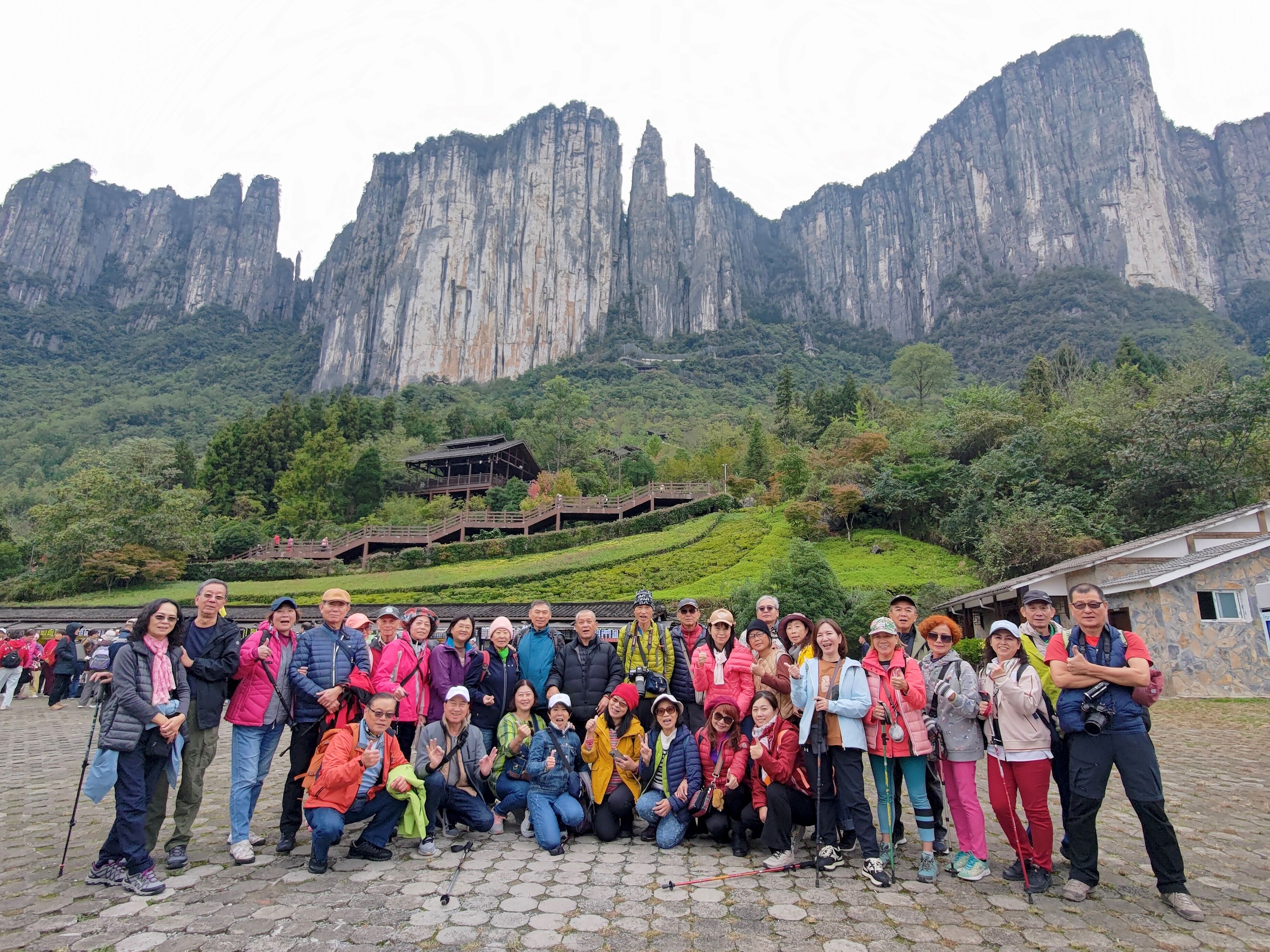 2025/10/19-10/27 重慶武隆恩施大峽谷9日自由行 